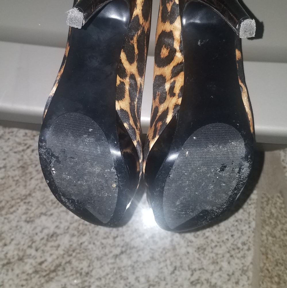 Guess Leopard Print Heel - image 3